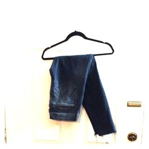 Mother jeans looker  ankle fray